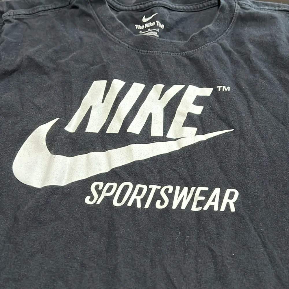 Nike graphic tee - Picture 2 of 3